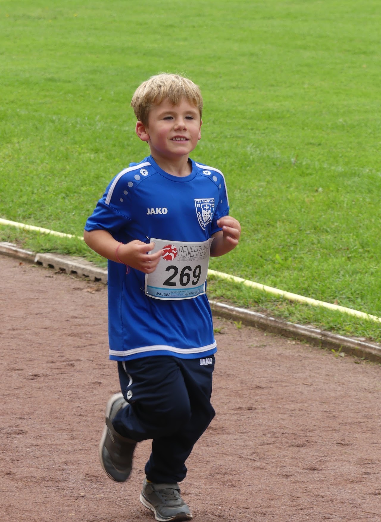 Bild vom 13. Benefizlauf im Jahr 2022. Dies ist das 227. Bild.